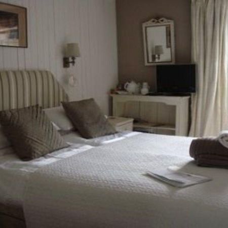 Wisteria House B&B Chippenham  Esterno foto